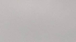 Subaru Crosstrek Hybrid 2026 perfil lateral en paisaje montañoso, líder en retención de valor crossovers compactos usados.