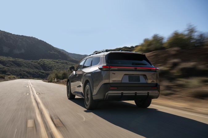 Toyota bZ Woodland 2026 tiene una conducción estable,.