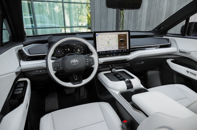Toyota Highlander 2027 es amplio en su interior.