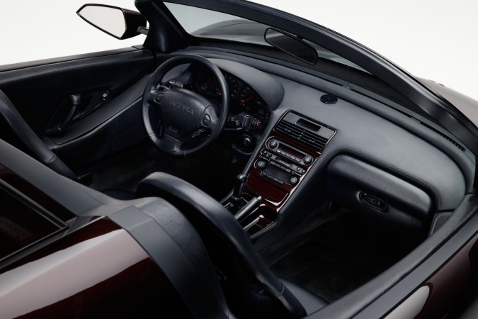 interior del Acura NSX Roadster 3/4, coche Iron Man Tony Stark subasta, prototipo descapotable exclusivo.