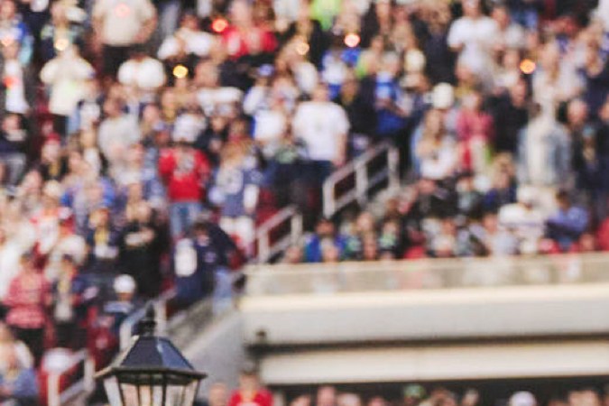 Bad Bunny lidera show halfttime Super Bowl LX sobre Ford pick-up 1968 entre cañas y bailarines.