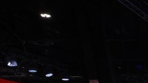 Ford Mustang Dark Horse SC blanco en Chicago Auto Show, muscle car supercargado con aerodinámica extrema