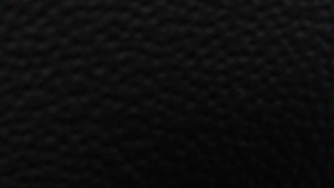 Ferrari Luce tiene varios controles fiisicos.