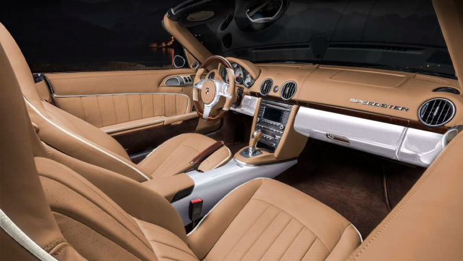 Stärke Speedster sus interiores son personalizados.