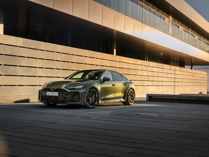 Audi RS 5 Sedan 2026 llega con más eficiencia.