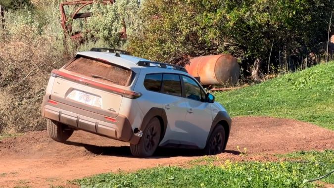 Toyota bZ Woodland 2026 tiene capacidades todoterreno.