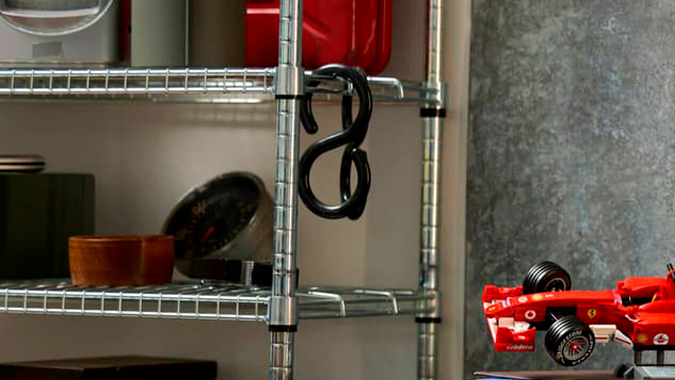 Lego Icons F1 F2004 ideal para un regalo.