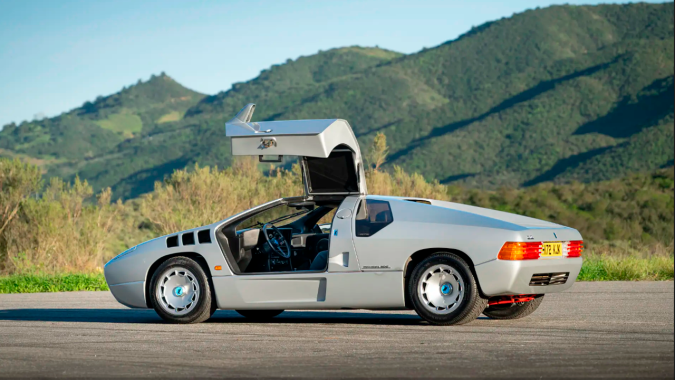 Isdera Imperatori 108i Serie 2 será subastado por casi un millón de dólares.