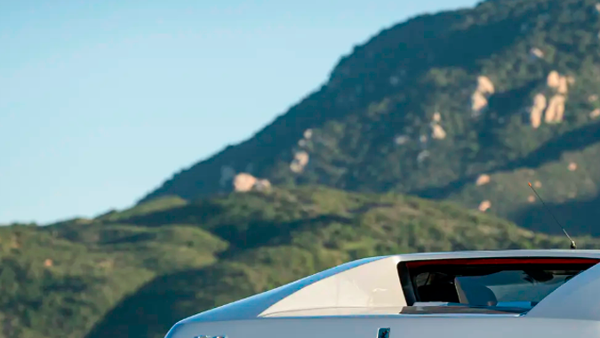 Isdera Imperatori 108i Serie 2 tiene toda la esencia de los deportivos de los 80.