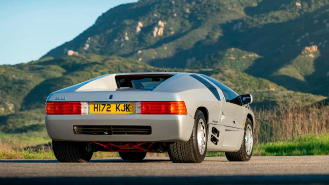 Isdera Imperatori 108i Serie 2 tiene toda la esencia de los deportivos de los 80.