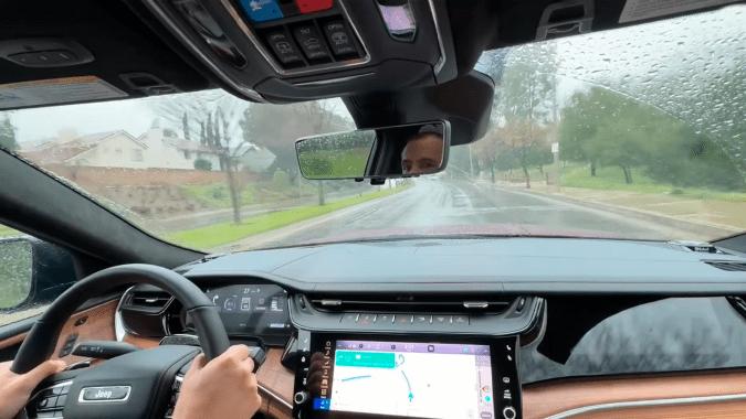 Jeep Grand Cherokee 2026 tiene un interior cómodo.