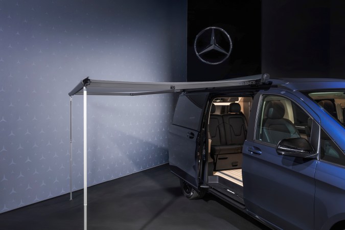 Mercedes-Benz Marco Polo 2027 tiene más elementos de camping.