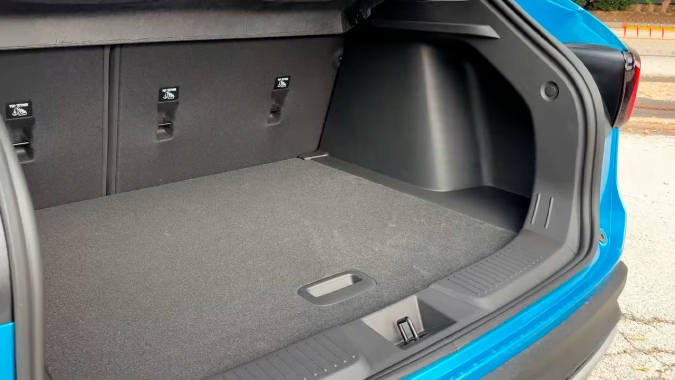 Chevrolet Trax 2026 tiene buen espacio de carga.