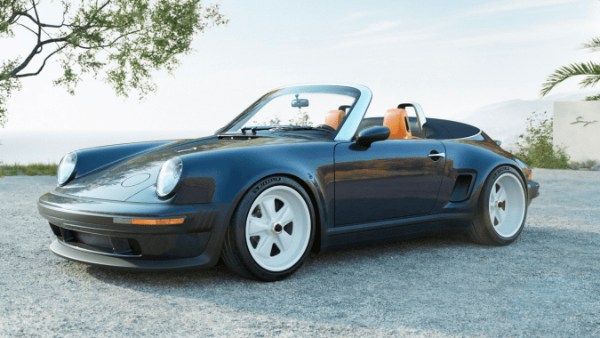 Porsche 911 Carrera Cabriolet Reimagined By Singer tiene un motor modificado.
