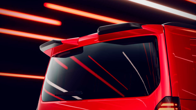 Volkswagen Transporter Sportline 2026 tiene alerones para mejorar su rendimiento.