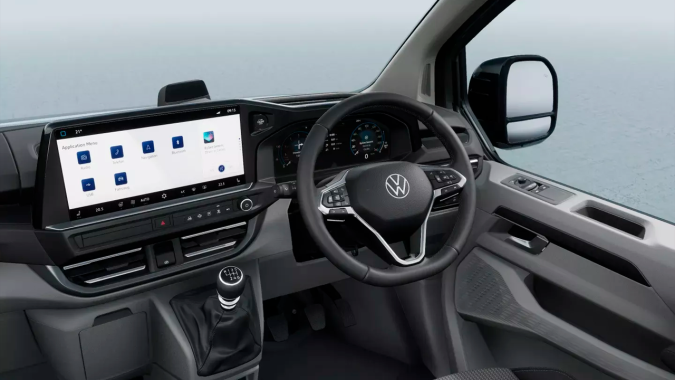 Volkswagen Transporter Sportline 2026 tiene una conducción óptima.