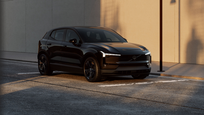 Volvo EX30 2027 tiene su acabado black edition.