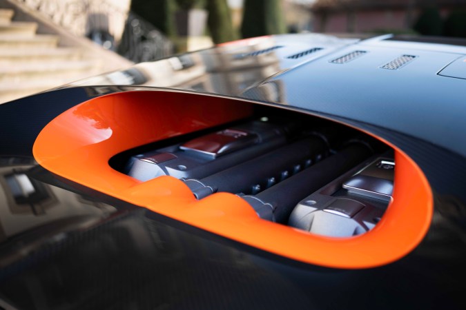 Bugatti Veyron Super Sport World Record Edition romió record.