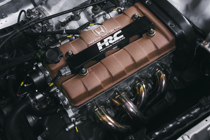 Acura Integra 40 Racer tiene un motor optimizado.