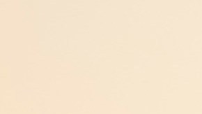 Honda CR-V 2023 en azul y blanco estacionados frente al Puente de Dom Luís I en Oporto, Portugal