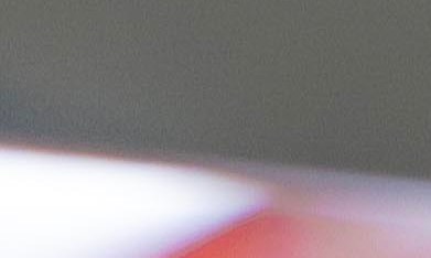 Logo Subaru iluminado en el nuevo SUV eléctrico que se presentará en el New York Auto Show 2026