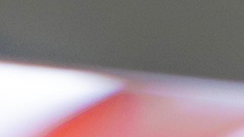 Logo Subaru iluminado en el nuevo SUV eléctrico que se presentará en el New York Auto Show 2026