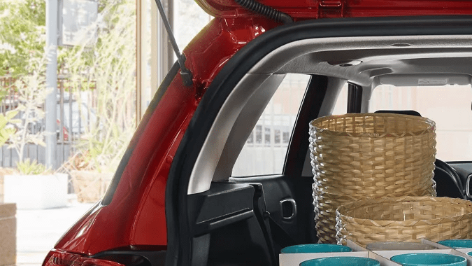 Maletero Hyundai Venue 2026 SUV más barato América con gran capacidad carga objetos.