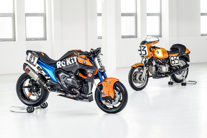 BMW R 1300 R Superhooligan revive la gloria de las primeras carreras Superbike.