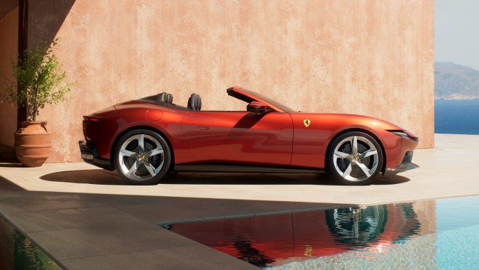 Ferrari Amalfi Spider tiene varios elementos aerodinámicos para más velocidad.