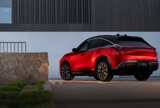 Infiniti QX65 2027 tiene una línea de diseño llamativa.