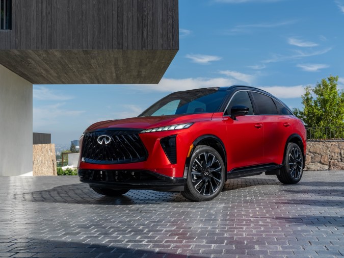 Infiniti QX65 2027 tiene un perfil deportivo.