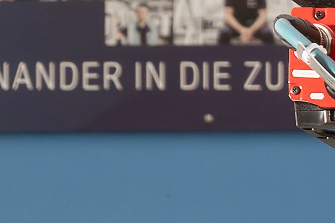 Robot humanoide AEON para BMW hará tareas más difíciles.