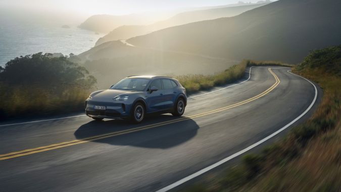 Porsche Cayenne S Electric 2026 tiene características deportivas.
