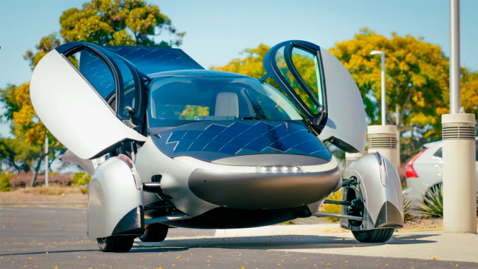 Vehículo solar Aptera comienza su producción.