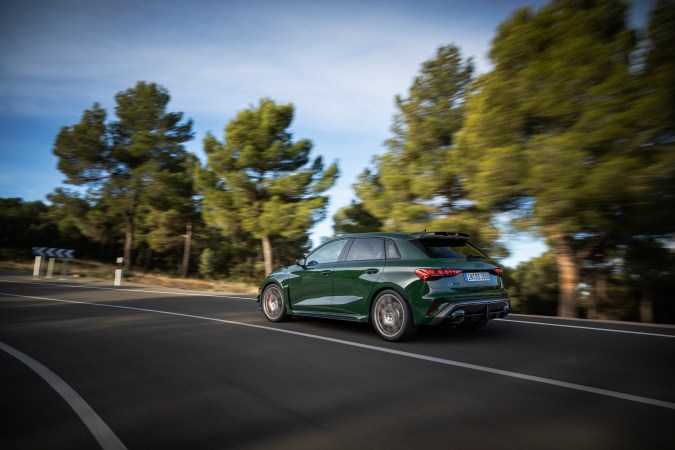 Audi: RS 3 Competition Limited Sportback tiene más aerodinámica.
