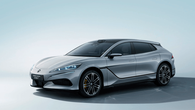 BYD Denza Z9GT es un station wagon premium.