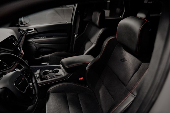 Dodge Durango R/T 2026 tiene un interior cómodo.