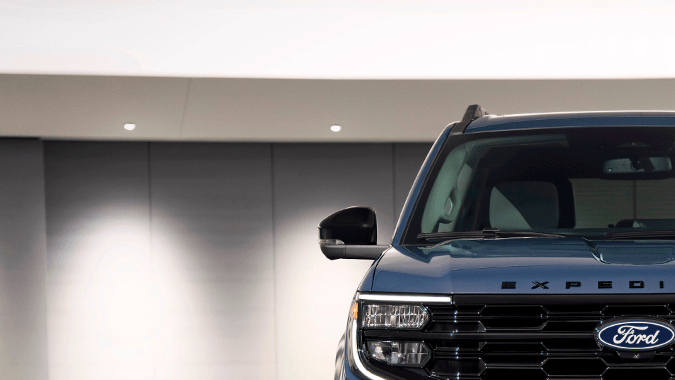 Ford Expedition 30th Anniversary Edition 2027 tiene detalles únicos.
