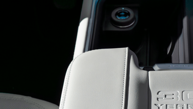 Ford Expedition 30th Anniversary Edition 2027 tiene elementos exclusivos.