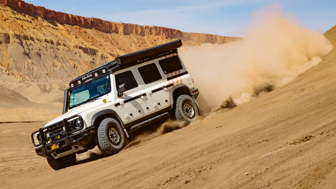 Storyteller Overland Grand Bohemian usa las habilidades todoterreno del Ineos Grenadier.