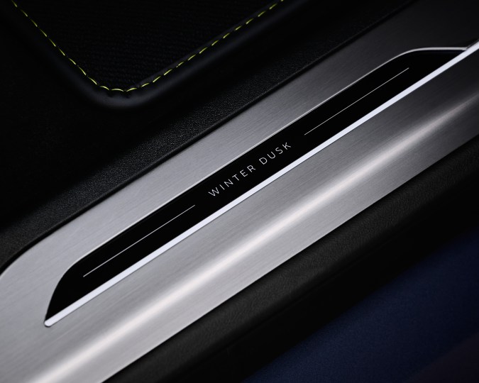 Land Rover Range Rover Sport SV Winter Dusk tiene detalles exclusivos.