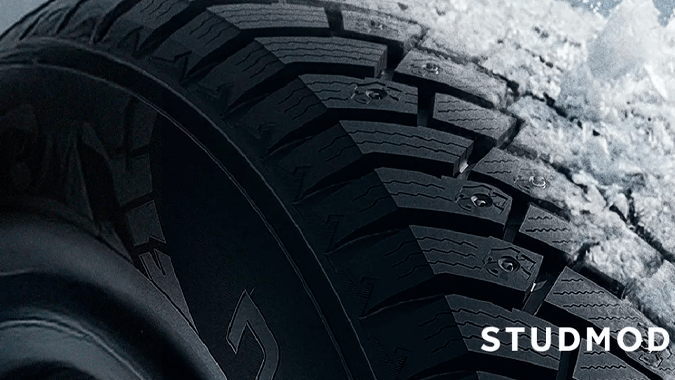 Nokian Hakkapeliitta 01 usa una tecnología que retrae los clavos.