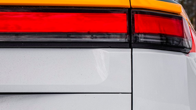 Rivian RAD R1S tiene buenas habilidades en nieve.