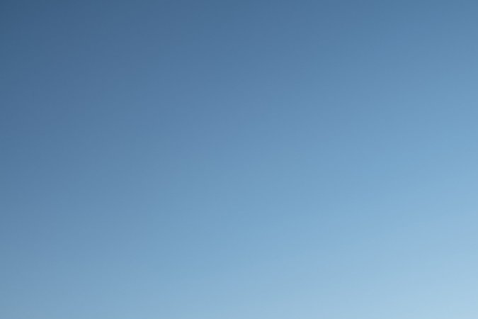 Porsche 911 GT3 Touring Package en carretera, coupé deportivo de lujo con diseño aerodinámico y enfoque purista