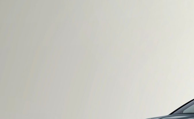 BMW iX xDrive60 en color azul: elegante SUV eléctrico BMW con diseño futurista y líneas deportivas.