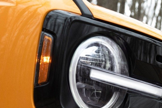 Detalle frontal Ford Bronco Wildtrak 2026 con parrilla negra y logo Bronco