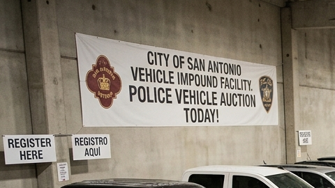 Subasta de vehículos incautados por la policía de San Antonio, Texas