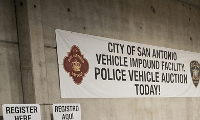 Subasta de vehículos incautados por la policía de San Antonio, Texas