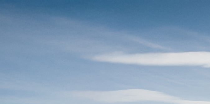 Tres versiones del Mercedes GLE 2027 alineadas: Coupé y SUV en colores blanco, plateado y gris