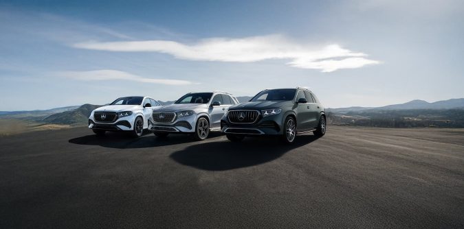 Tres versiones del Mercedes GLE 2027 alineadas: Coupé y SUV en colores blanco, plateado y gris